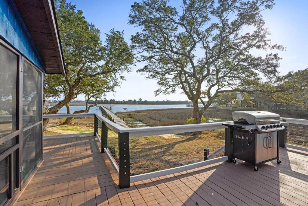 オーシャン・アイル・ビーチ Dolphin Cove - Whole Waterfront House With Dockヴィラ エクステリア 写真