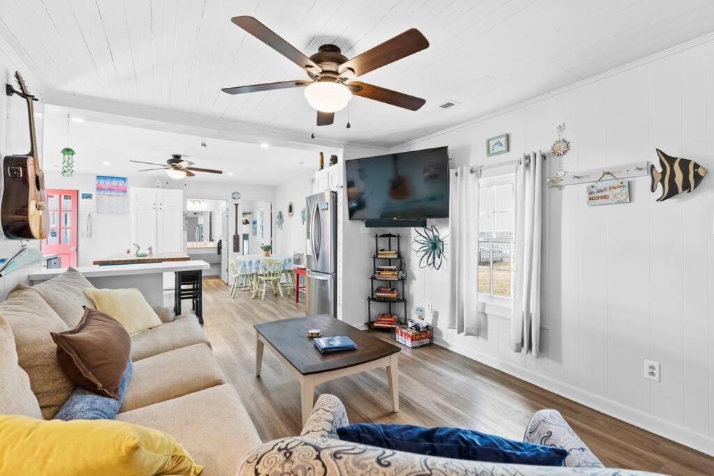オーシャン・アイル・ビーチ Dolphin Cove - Whole Waterfront House With Dockヴィラ エクステリア 写真