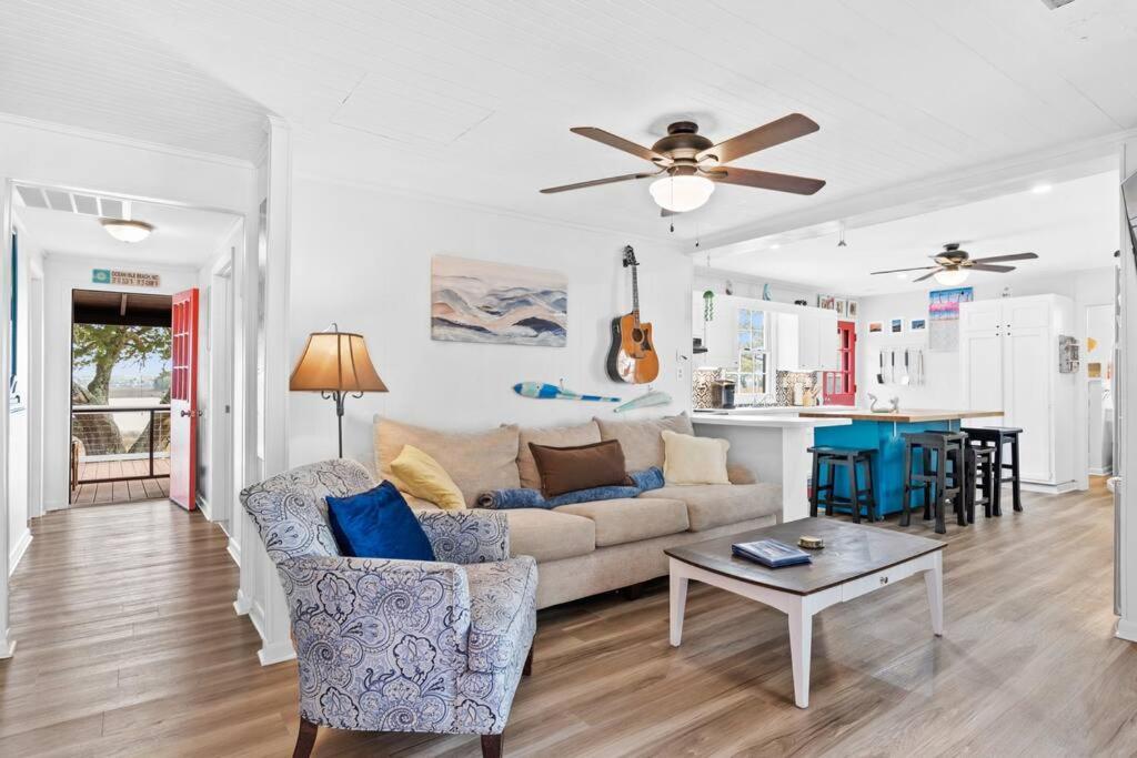 オーシャン・アイル・ビーチ Dolphin Cove - Whole Waterfront House With Dockヴィラ エクステリア 写真